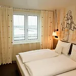 Mcdreams Muenchen-nord 2* Eching am Ammersee